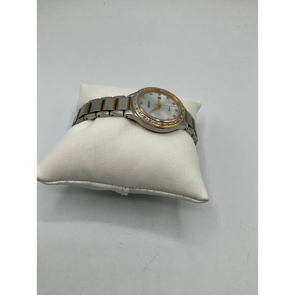 Seiko Solar Women White Mother of Pearl Dial 10ATM, 8mm Watch, Sz 6” - Picture 3 of 9